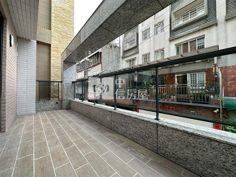 大里老街旁全新完工電梯4套房別墅房屋室內格局與周邊環境