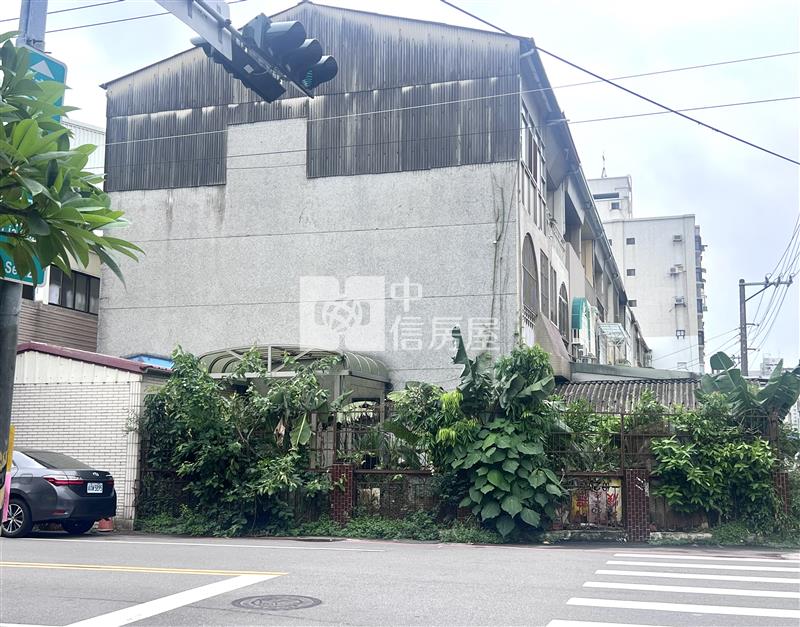 14期旁15米路角間大地坪透天房屋室內格局與周邊環境
