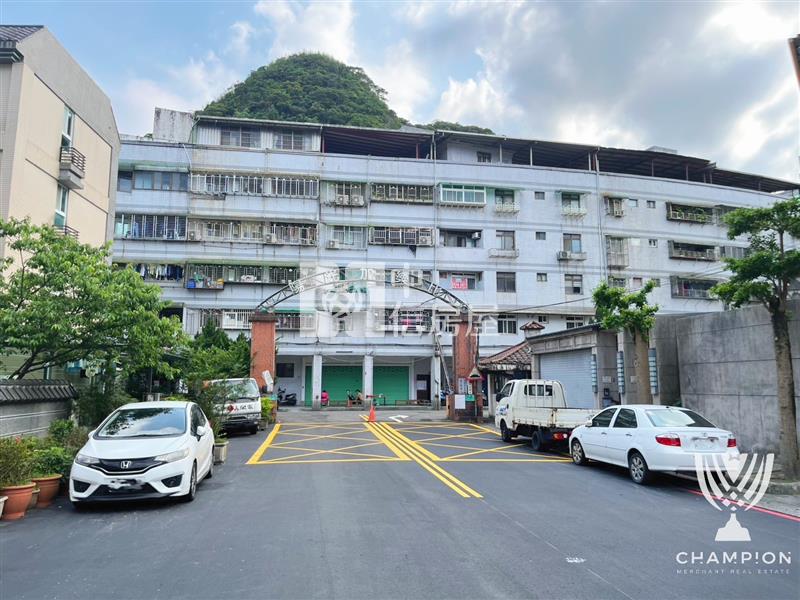 【冠軍】安樂區庭院一樓三房房屋室內格局與周邊環境