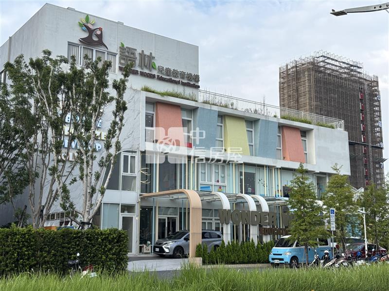 14期上階綠雙主臥雙平車尊榮三房1房屋室內格局與周邊環境