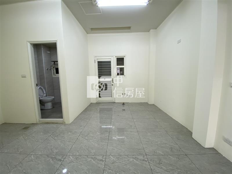 大里中興商圈臨路美整理透天店住房屋室內格局與周邊環境