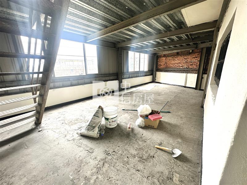 大慶三鐵共構大面寬金透店房屋室內格局與周邊環境