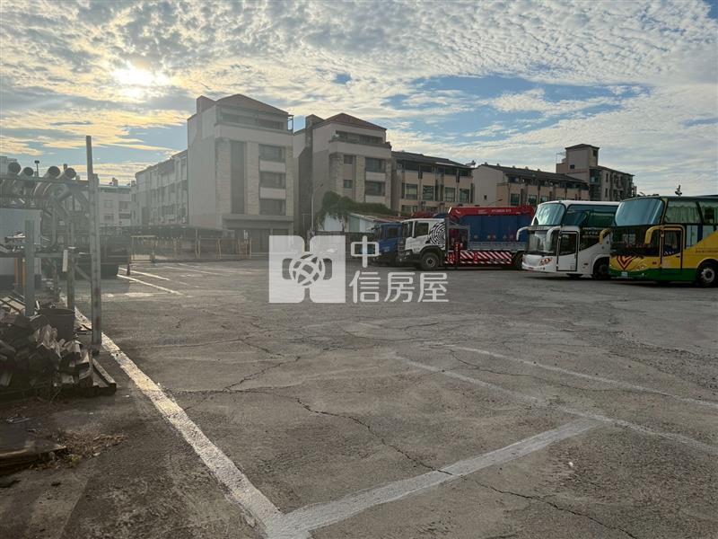 高雄楠梓高大特區住三建地房屋室內格局與周邊環境