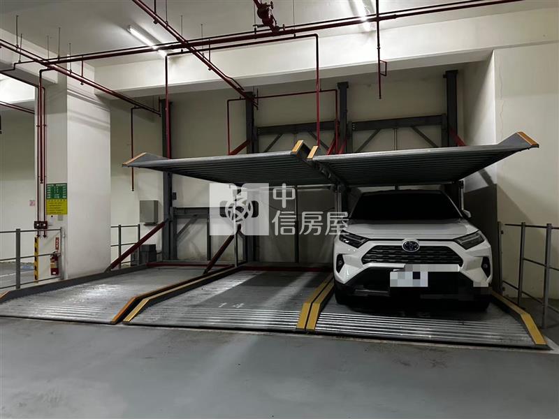 紐約時上挑高精品房屋室內格局與周邊環境