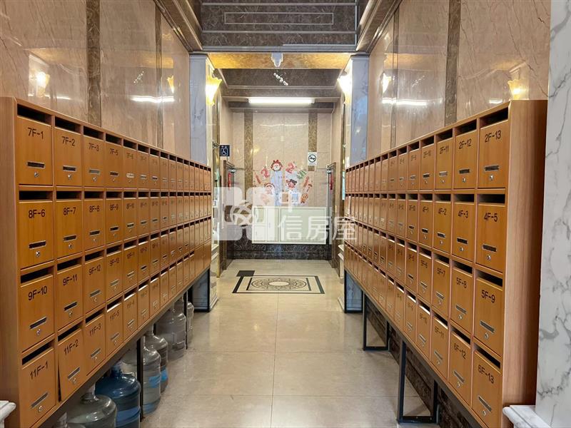 紐約時上挑高精品房屋室內格局與周邊環境