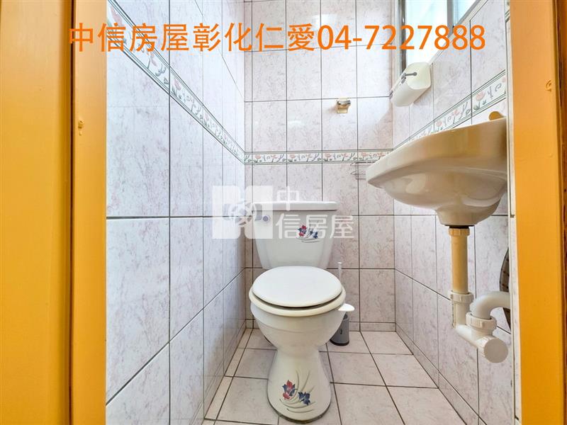 建國科大旁車庫透天房屋室內格局與周邊環境