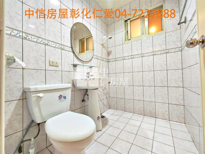 建國科大旁車庫透天房屋室內格局與周邊環境