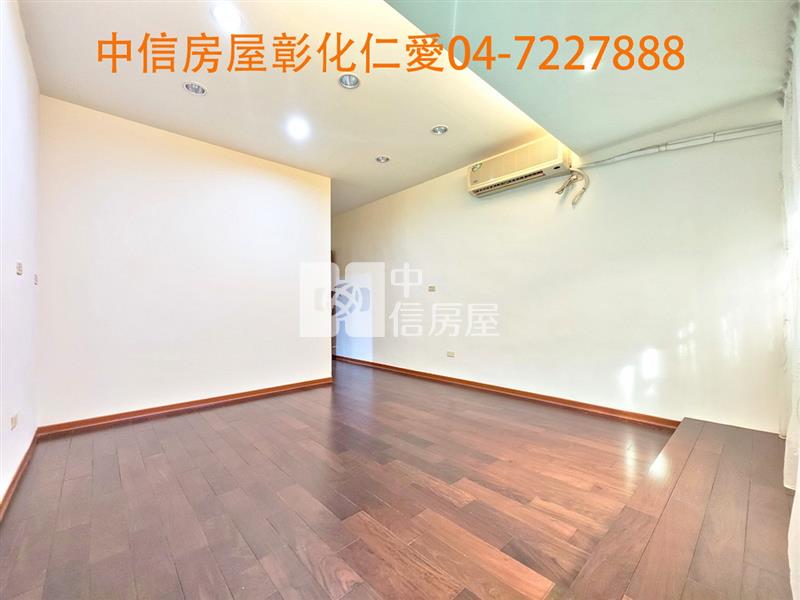 建國科大旁車庫透天房屋室內格局與周邊環境