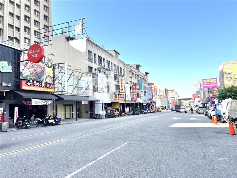 東山商圈獨棟超大地坪店霸房屋室內格局與周邊環境