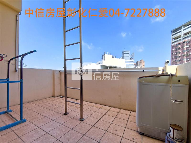 三民市場旁輕屋齡透天房屋室內格局與周邊環境
