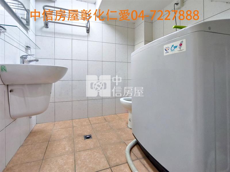 三民市場旁輕屋齡透天房屋室內格局與周邊環境