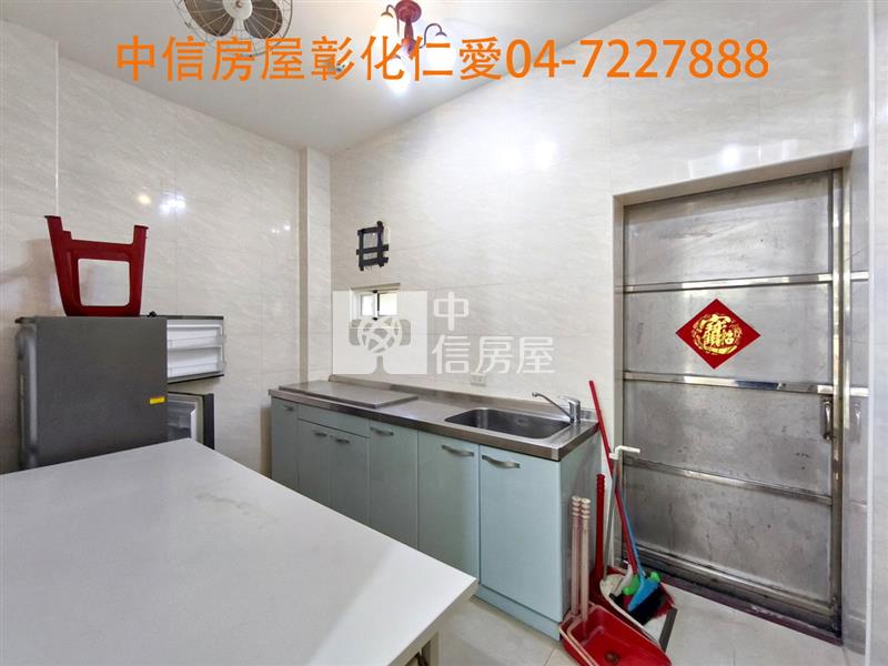 三民市場旁輕屋齡透天房屋室內格局與周邊環境