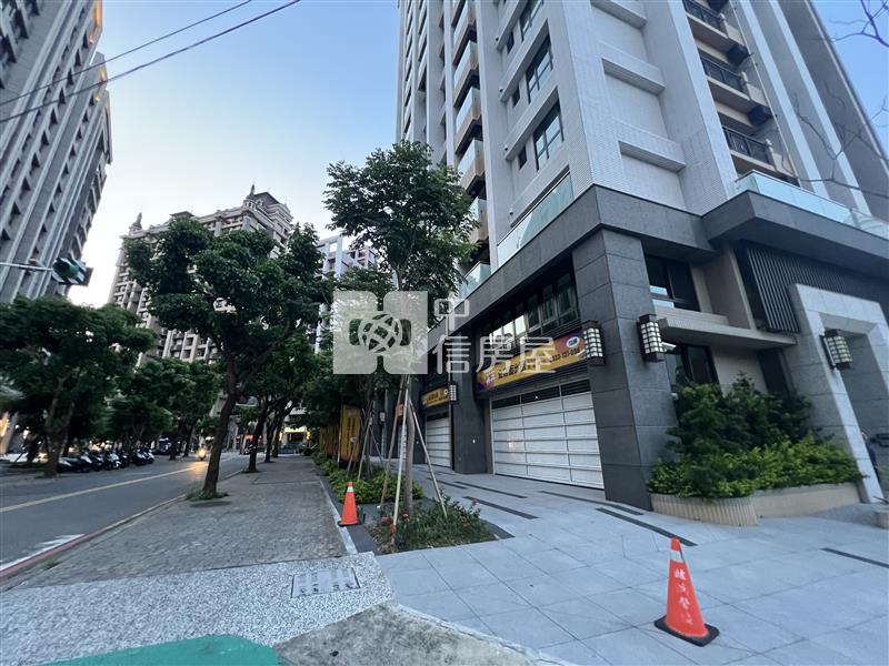 桃園中路重劃區露台2房平車房屋室內格局與周邊環境