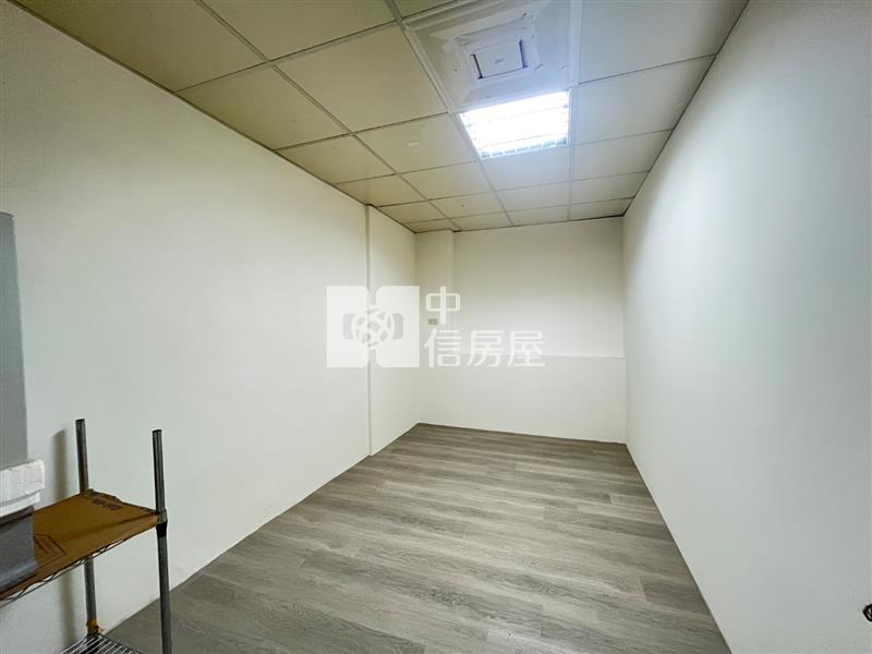 門前方便停雙車~室內30坪~內壢環中商圈2+2房房屋室內格局與周邊環境