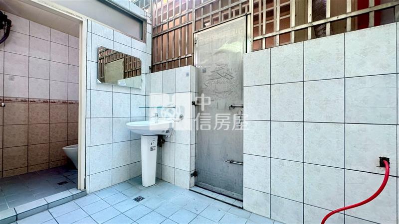 公誠國小旁別墅房屋室內格局與周邊環境