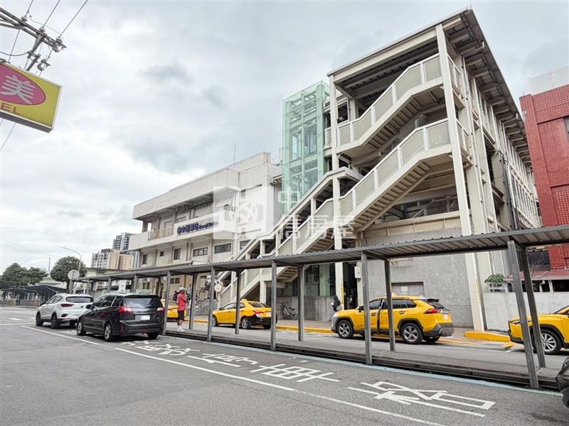 中壢後站.體育園區雙面臨路稀有建地房屋室內格局與周邊環境