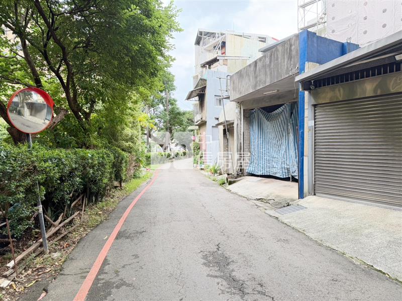 中壢後站.體育園區雙面臨路稀有建地房屋室內格局與周邊環境