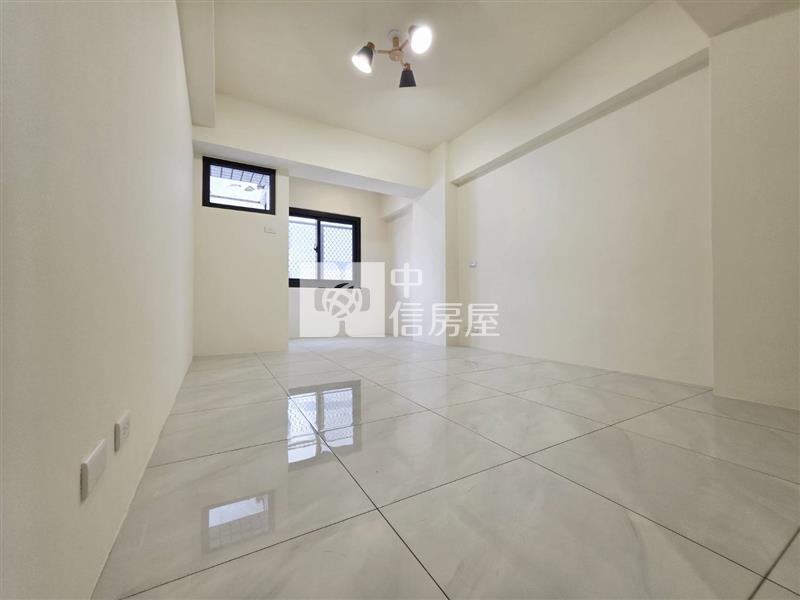 西屯中科低總價全新整理三房車位房屋室內格局與周邊環境