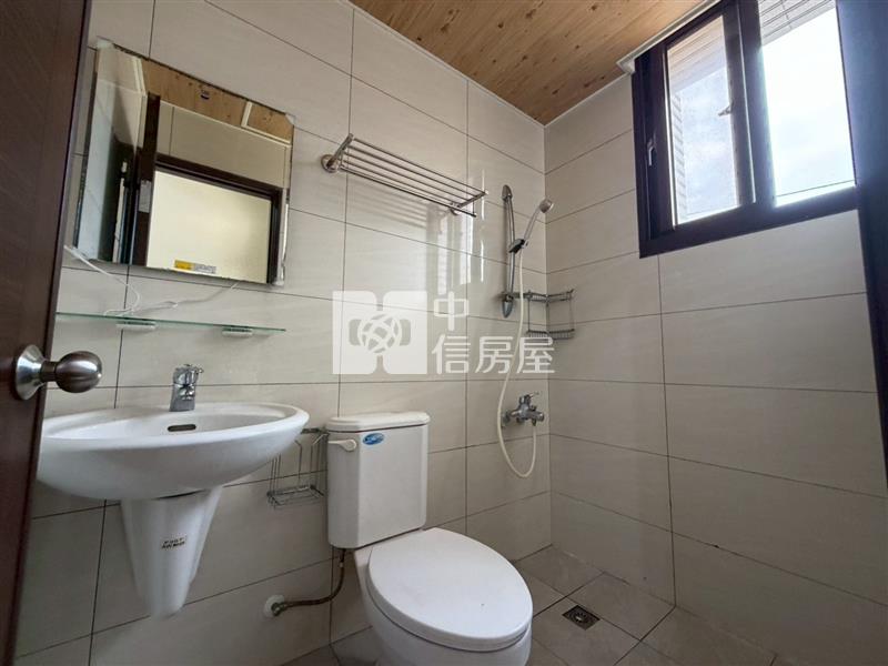 客運園區超值精美3套房房屋室內格局與周邊環境