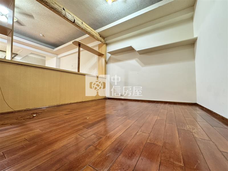 五期東興商圈 寧靜2+1房平車房屋室內格局與周邊環境