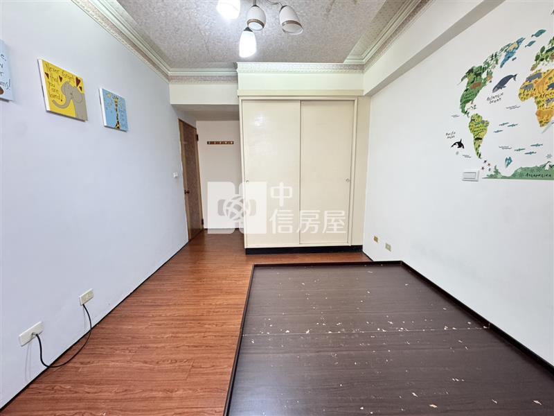 五期東興商圈 寧靜2+1房平車房屋室內格局與周邊環境