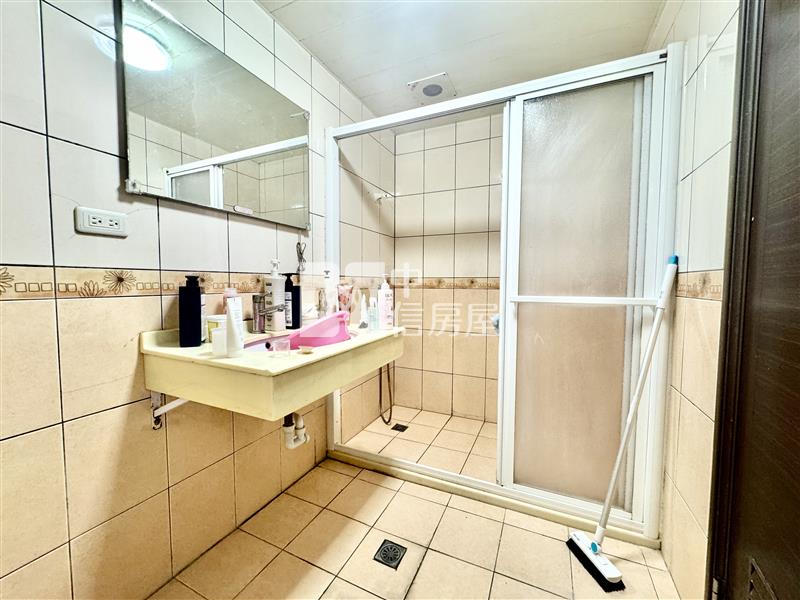 南勢重劃區前院別墅房屋室內格局與周邊環境