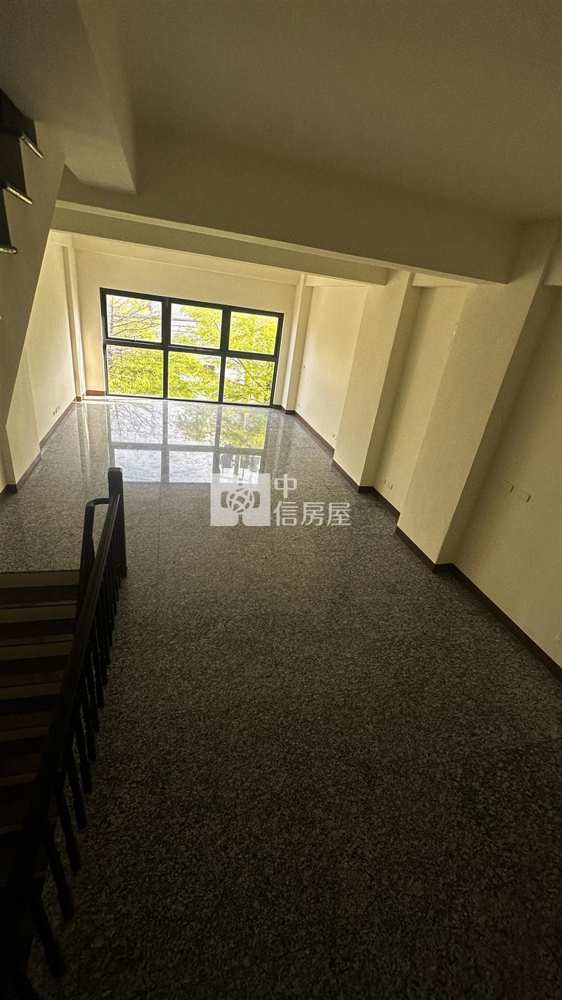 自強路全聯電梯大店面房屋室內格局與周邊環境