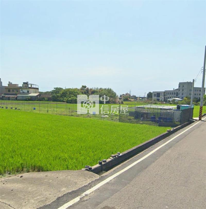 苑裡有貨櫃屋及圍籬方正農地房屋室內格局與周邊環境