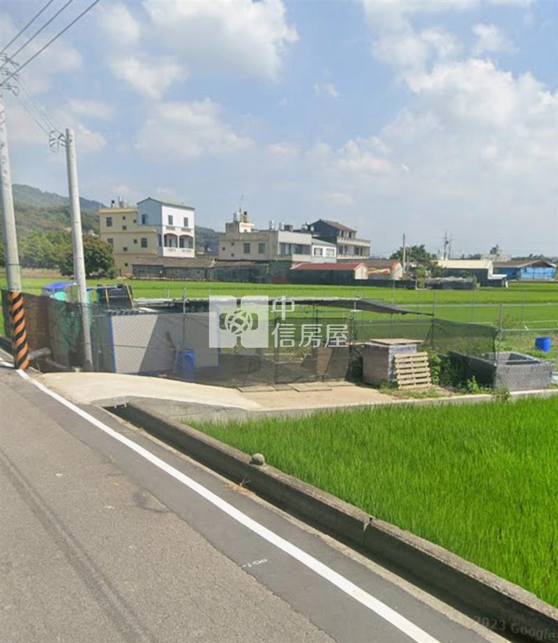 苑裡有貨櫃屋及圍籬方正農地房屋室內格局與周邊環境