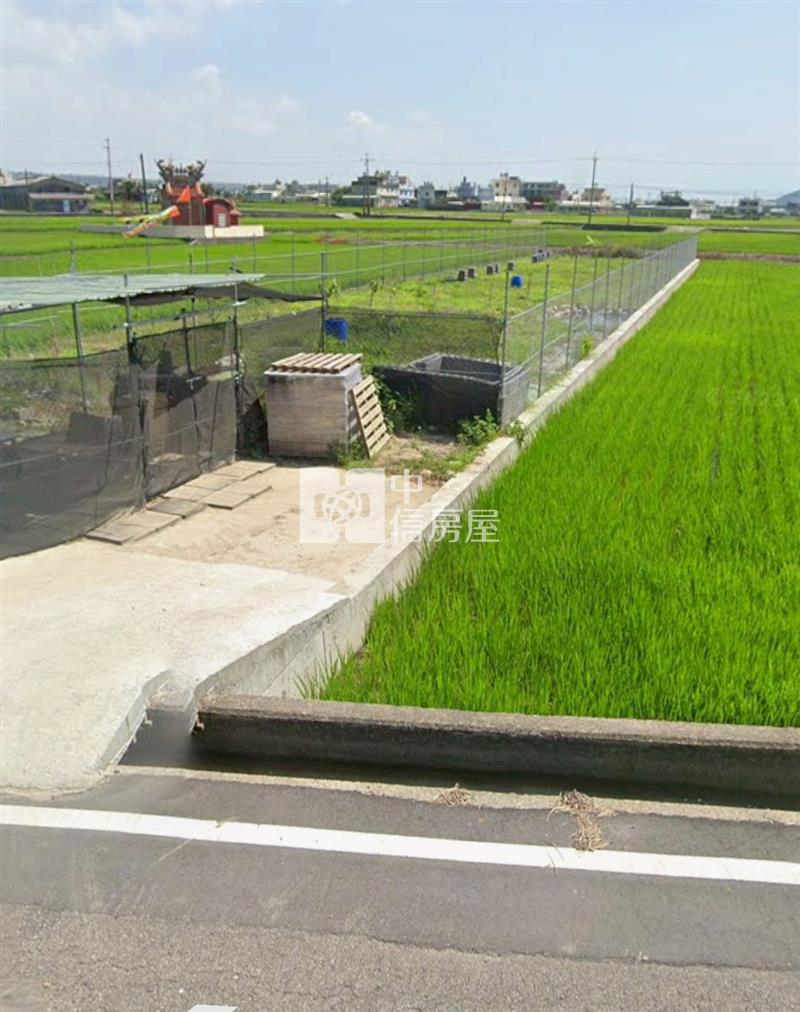 苑裡有貨櫃屋及圍籬方正農地房屋室內格局與周邊環境