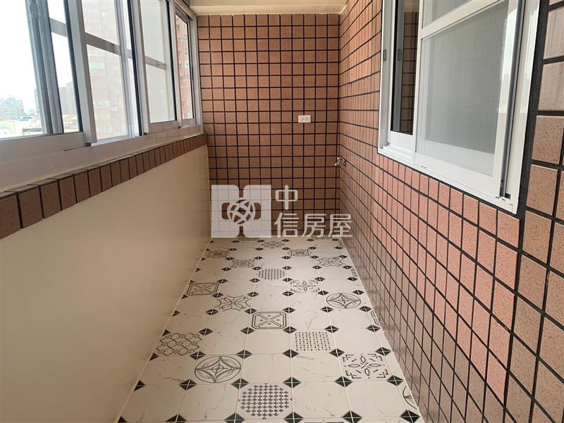 僑平國小美四房房屋室內格局與周邊環境