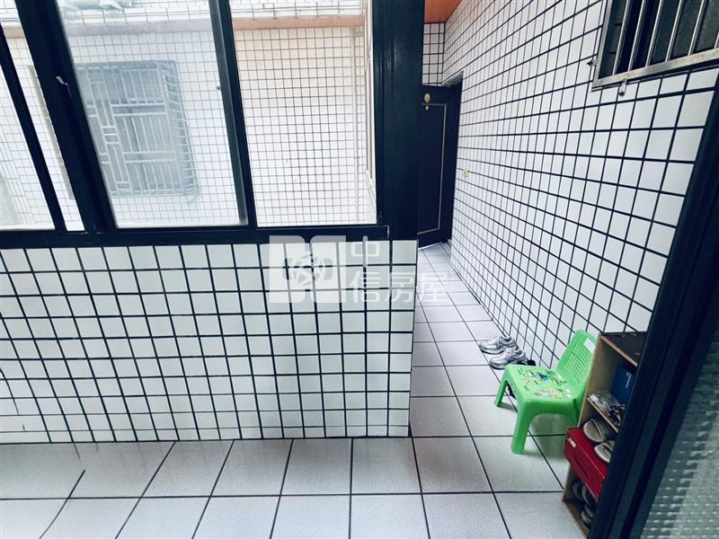 振興超美公寓三樓房屋室內格局與周邊環境