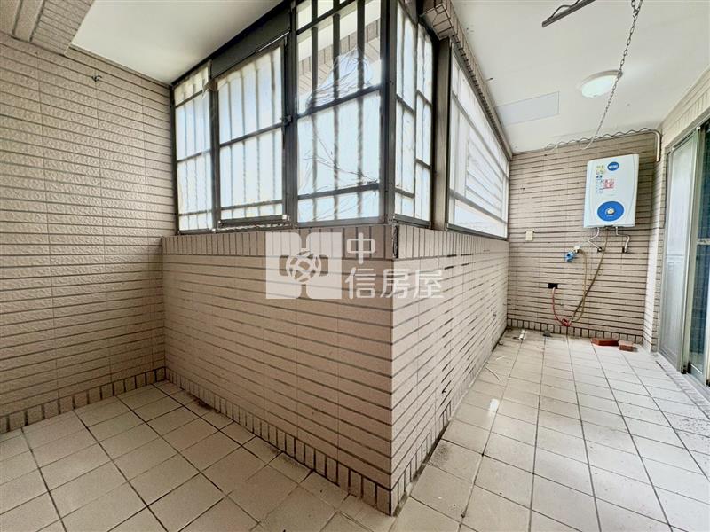 宏仁國中 鮮綠大樓 邊間樓店房屋室內格局與周邊環境