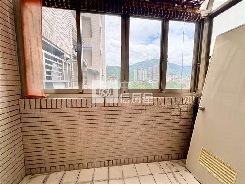 宏仁國中 鮮綠大樓 邊間樓店房屋室內格局與周邊環境