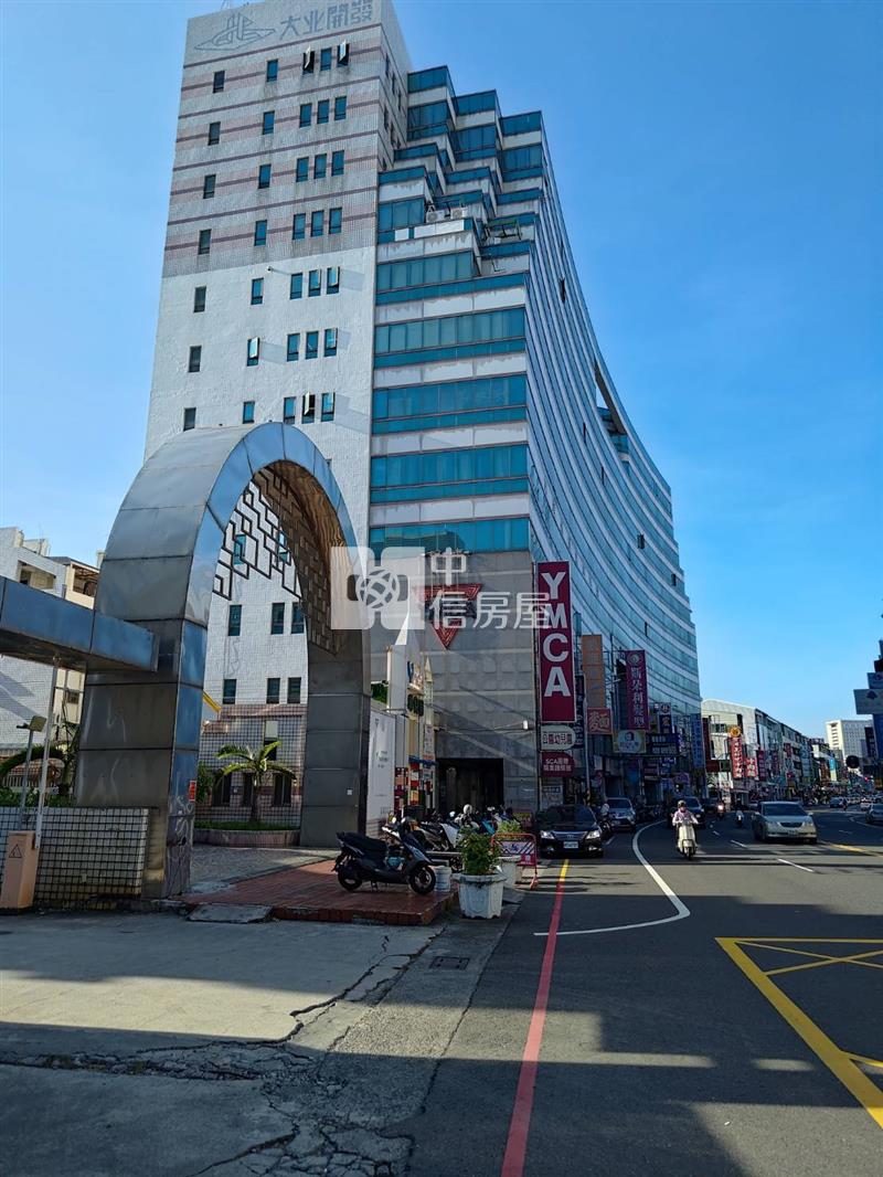 公園路大四房車位低總價電寓房屋室內格局與周邊環境