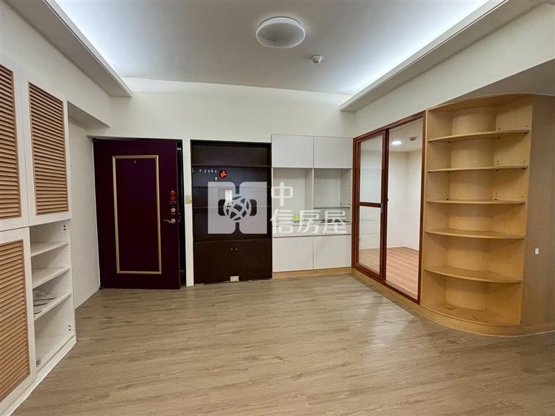 中港世紀紅三房平車美屋房屋室內格局與周邊環境