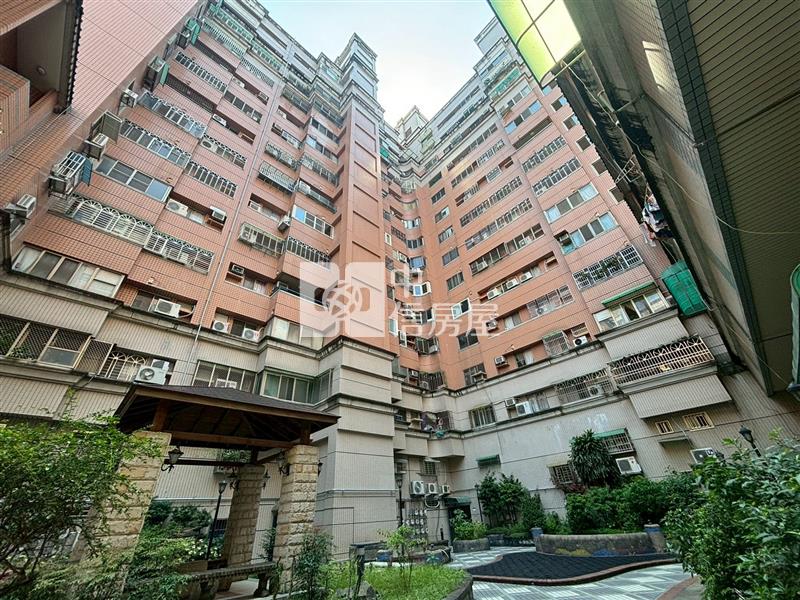 中港世紀紅三房平車美屋房屋室內格局與周邊環境