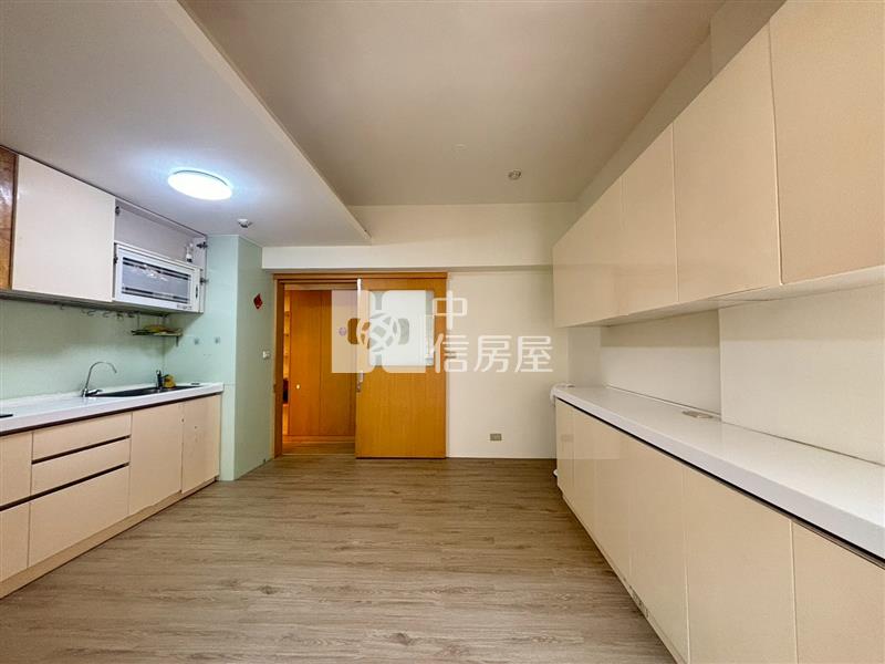 中港世紀紅三房平車美屋房屋室內格局與周邊環境