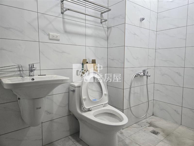 中央路巷旁店面房屋室內格局與周邊環境