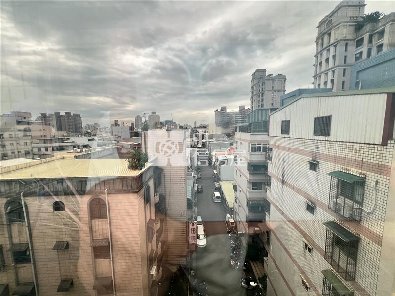 中壢戶政旁巨蛋花園樓中樓4房房屋室內格局與周邊環境