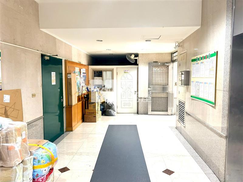興大旁京都特區獨洗曬套房房屋室內格局與周邊環境