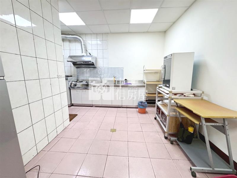 【新世紀】華勛大面寬透天房屋室內格局與周邊環境