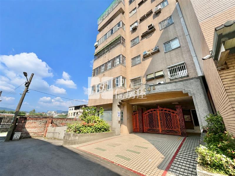 大里仁化成功商圈震後四房平車房屋室內格局與周邊環境