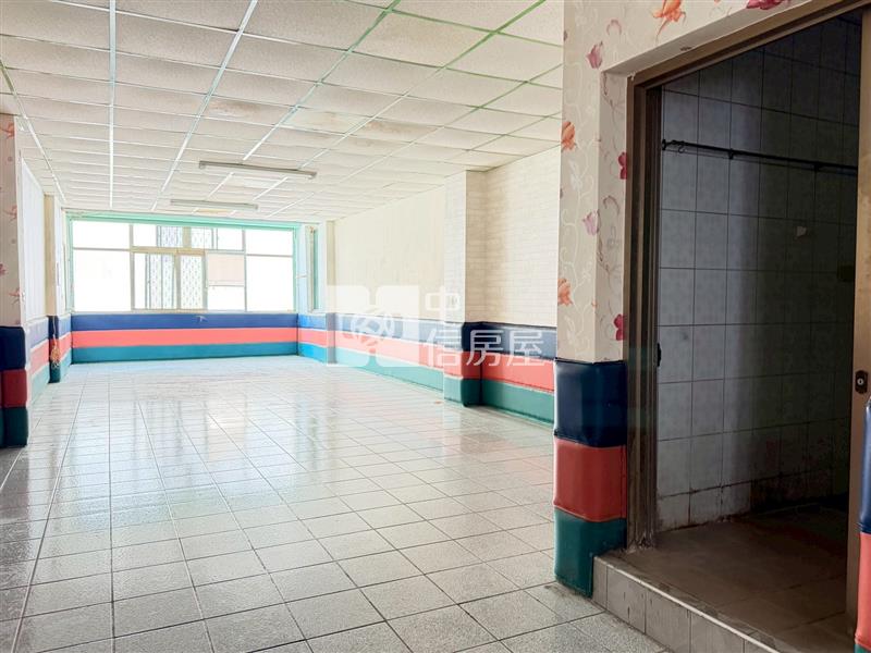 市中心精華地段大地坪店面房屋室內格局與周邊環境