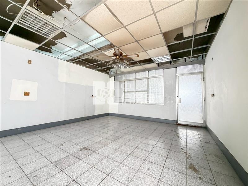 市中心精華地段大地坪店面房屋室內格局與周邊環境