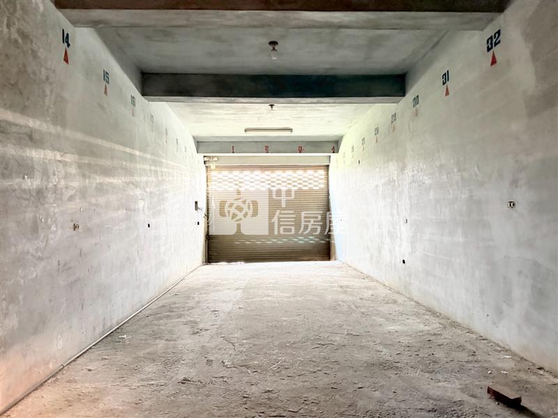 市中心精華地段大地坪店面房屋室內格局與周邊環境