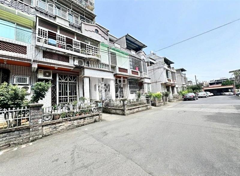 平鎮南勢重劃區雙車美別墅房屋室內格局與周邊環境
