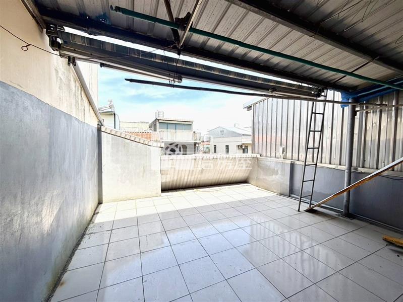 平鎮南勢重劃區雙車美別墅房屋室內格局與周邊環境