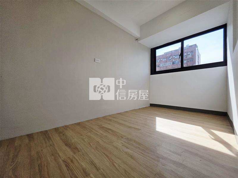 全新裝潢｜柳川水岸高樓層視野｜低總價套房房屋室內格局與周邊環境