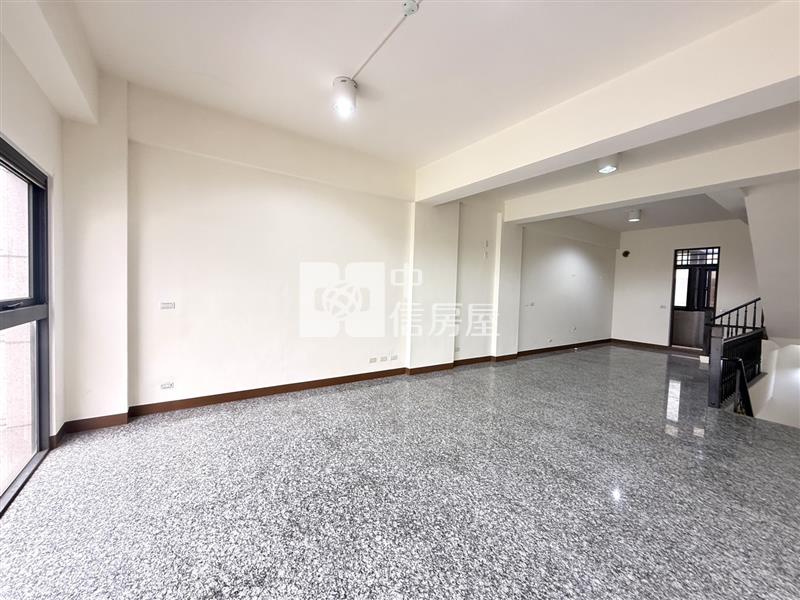 自強路電梯大店面房屋室內格局與周邊環境